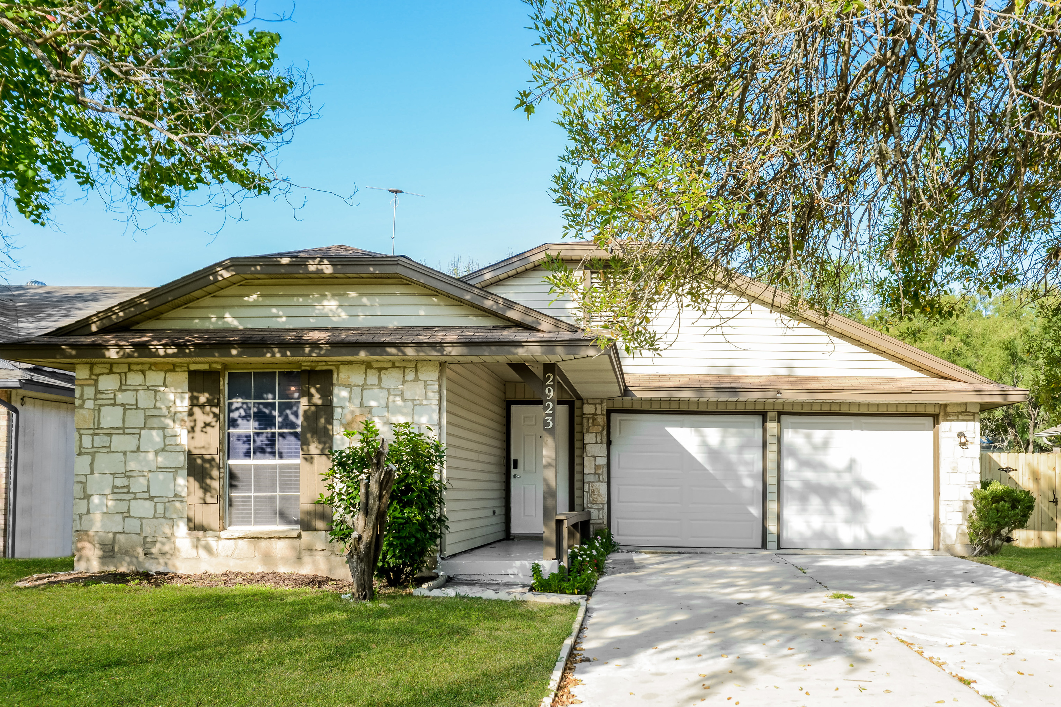 2923 BLACK RIVER LN SAN ANTONIO, TX 78245